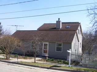 108 3rd St, Mineral Point, WI 53565