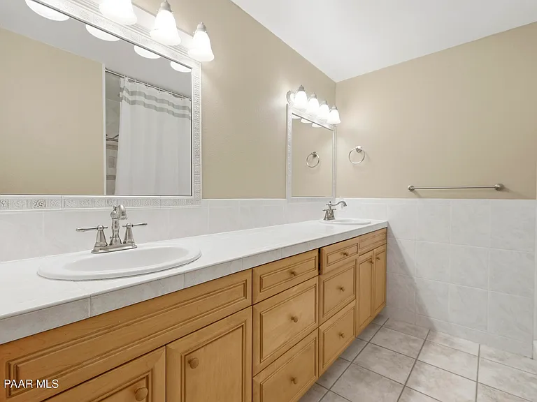 1978 Catalpa Cir — Photo 15