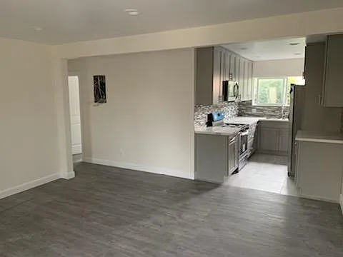 54 Roswell Ave #B — Photo 2