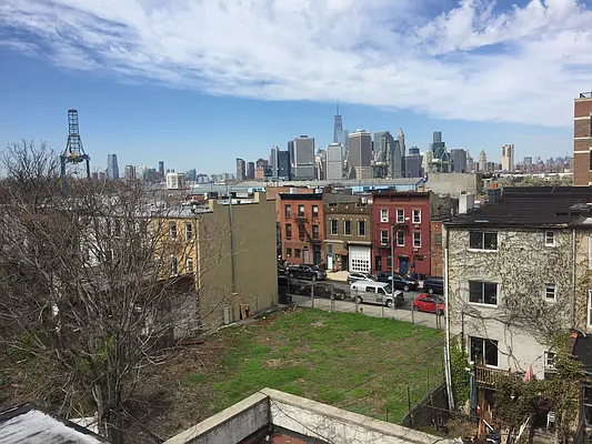 Rented by Bezell Group | media 28