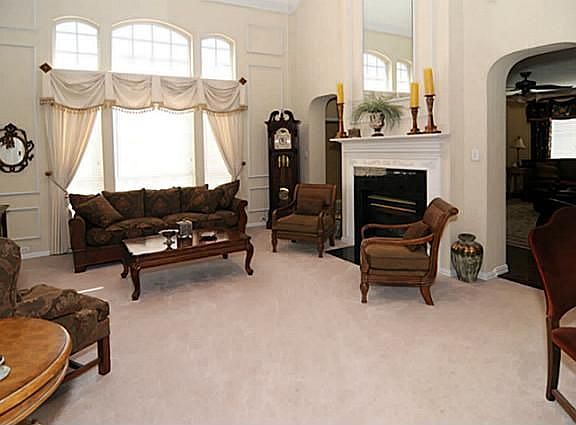 4th image of 3808 Ellington Dr