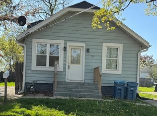 220 N Sumner Ave, Aurora, IL 60505