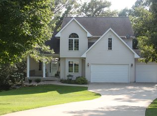 4915 Black Ivy Ct NE, Cedar Rapids, IA 52411