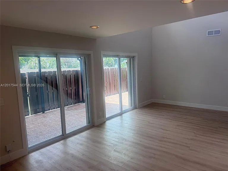 6532 NW 170th Ter — Photo 31
