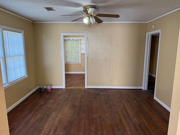 3rd image of 2331 Amos St