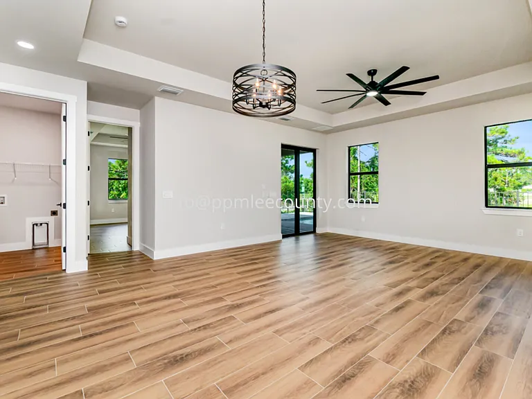4157 NW 39th Ave — Photo 6