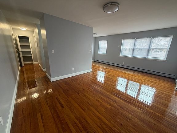 3rd image of 415 Jefferson Ave APT B12