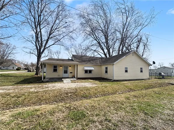 514 W Arthur St, Paris, IL 61944