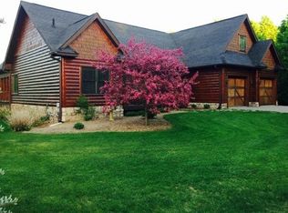 1636 Stonehedge Ct, Harbor Springs, MI 49740
