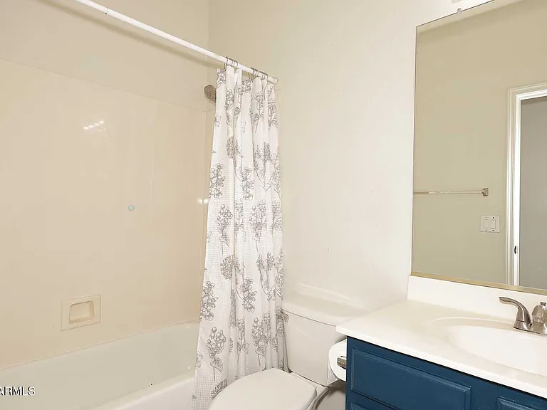 4517 E Melinda Ln — Photo 31