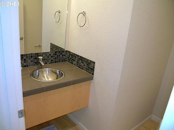 Main Level Guest Bath