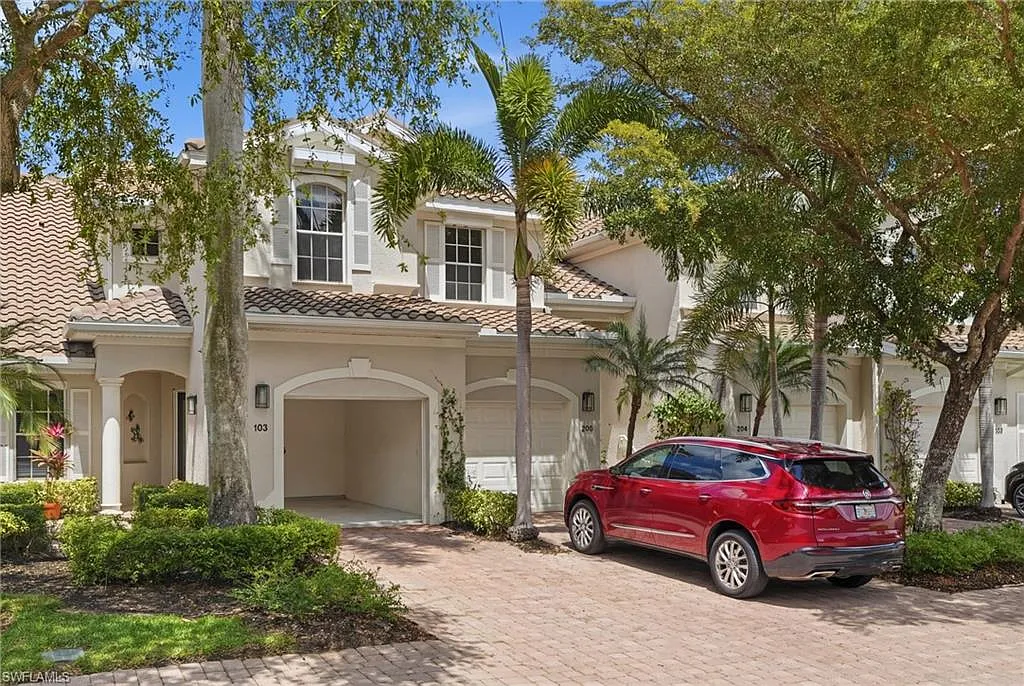 3 bed, 2.0 bath, 1975 sqft, $2,425 — Photo 1