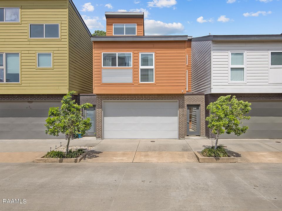 1st image of 310 Highland Oaks Ln