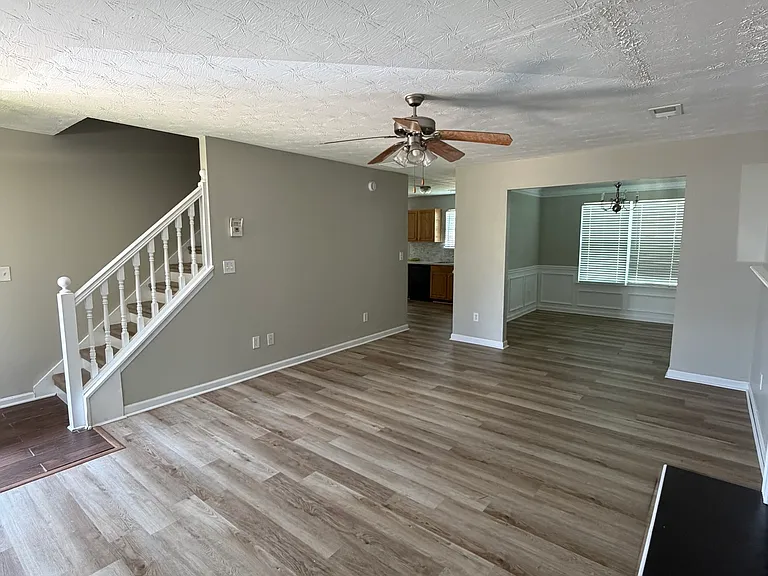 90 Keyton Dr — Photo 2