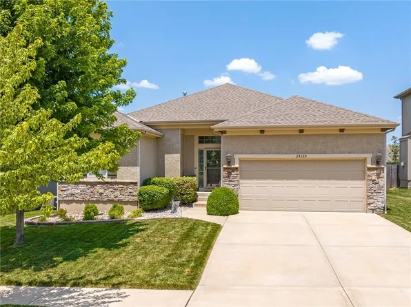 24324 W 91st Pl, Lenexa, KS 66227