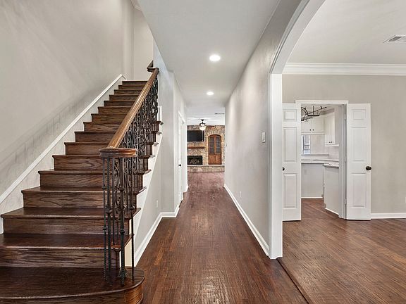 3rd image of 2812 Milton St