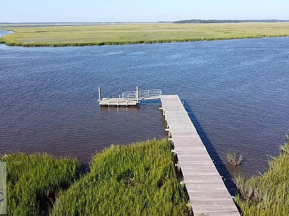 4th image of 743 Cattle Hammock Rd