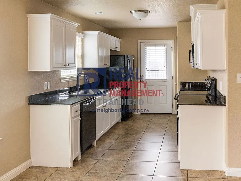 905 Dart Court — Photo 8