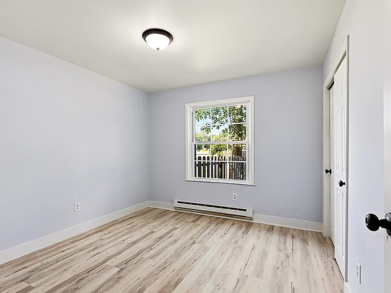 721 12th Ave — Photo 11