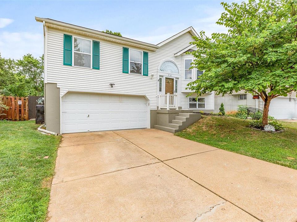 1st image of 216 Bracadale Ave
