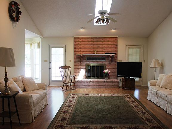 3rd image of 1138 Seabreeze Ln