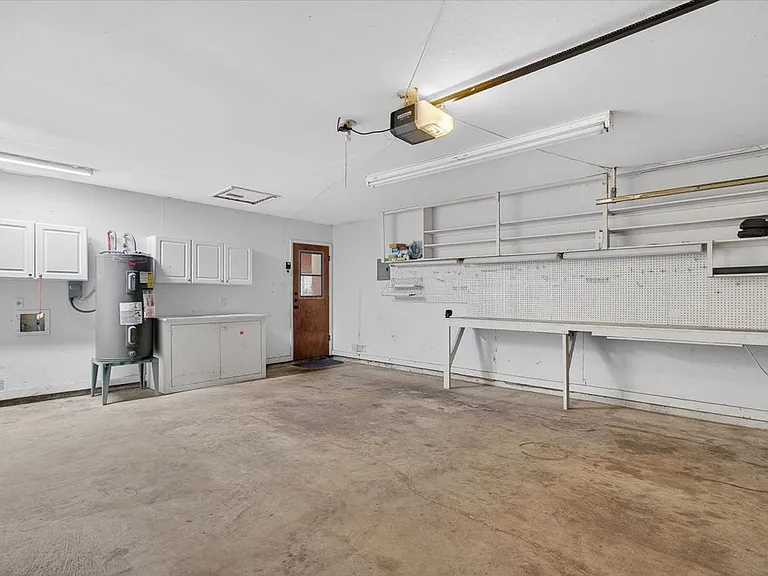 4026 Northwood Dr — Photo 41