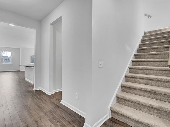 4th image of 1229 Marsh Royal St