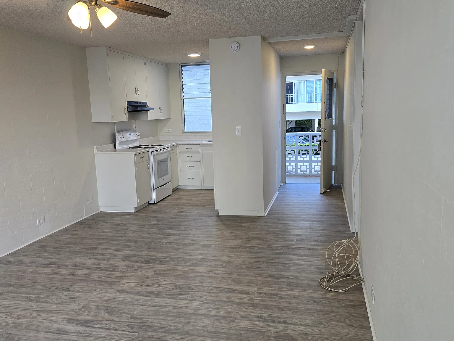 2 bed, 800 sqft, $2,000 — Photo 2