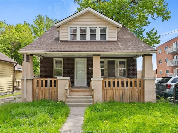 3185 Donnelly St, Windsor, ON N9C 1M3