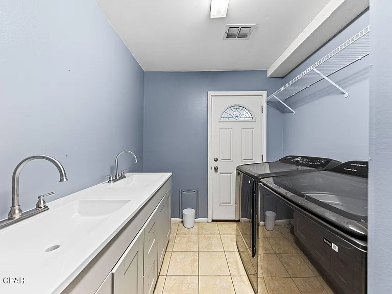 301 Fairway Blvd — Photo 27