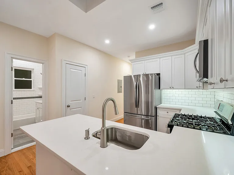 41-06 25th Ave #2 — Photo 7