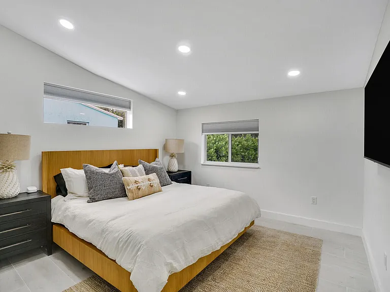 340 Summa St — Photo 14