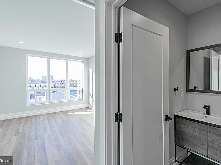 526 Brown St #206 — Photo 12