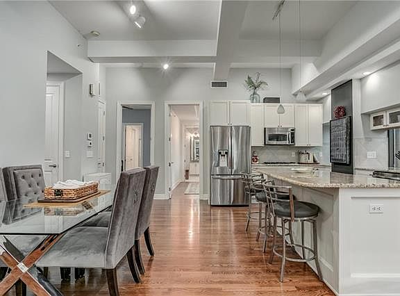 5th image of 1101 Walnut St Unit 809