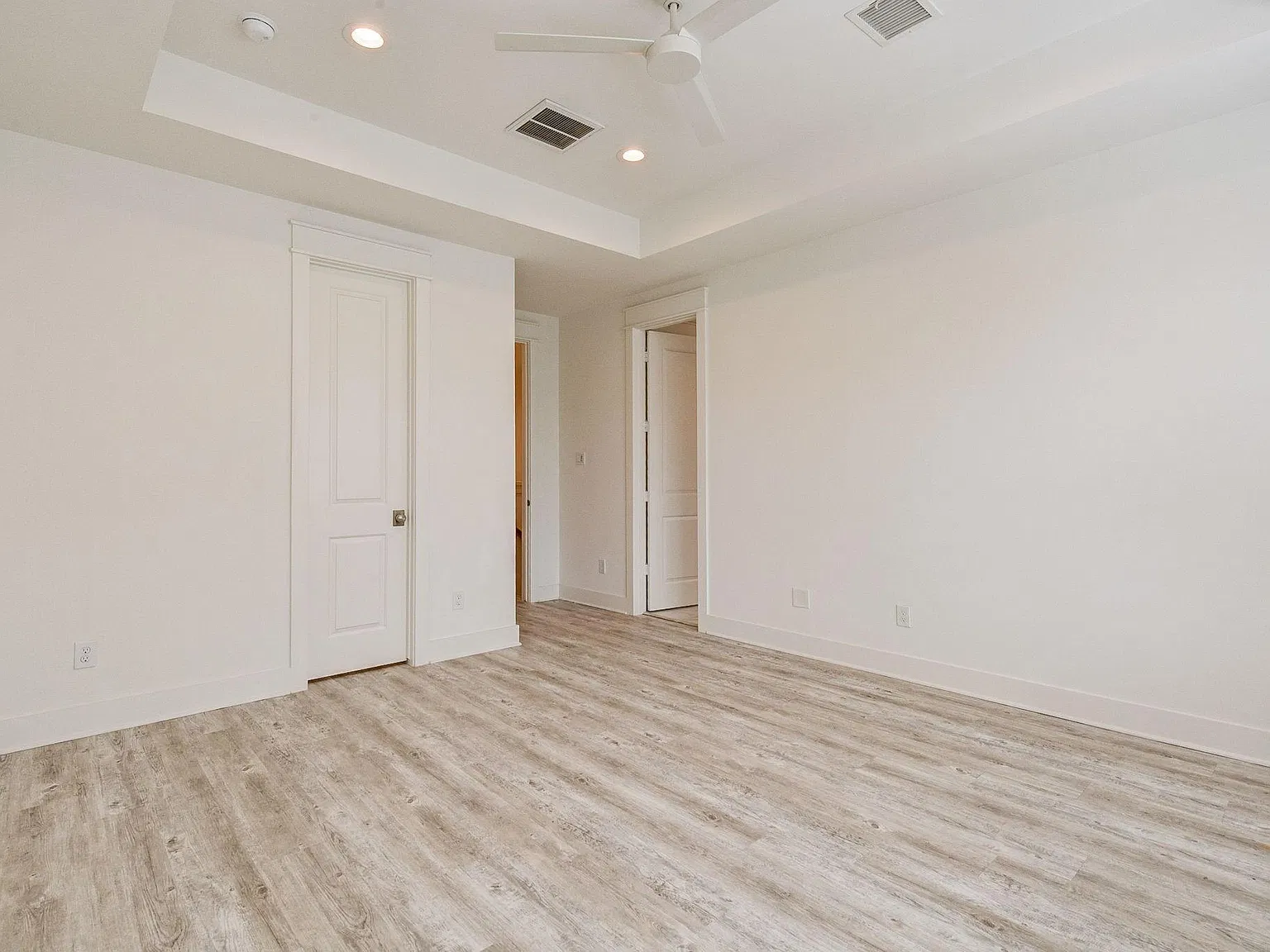3 bed, 2.5 bath, 1683 sqft, $2,350 — Photo 4