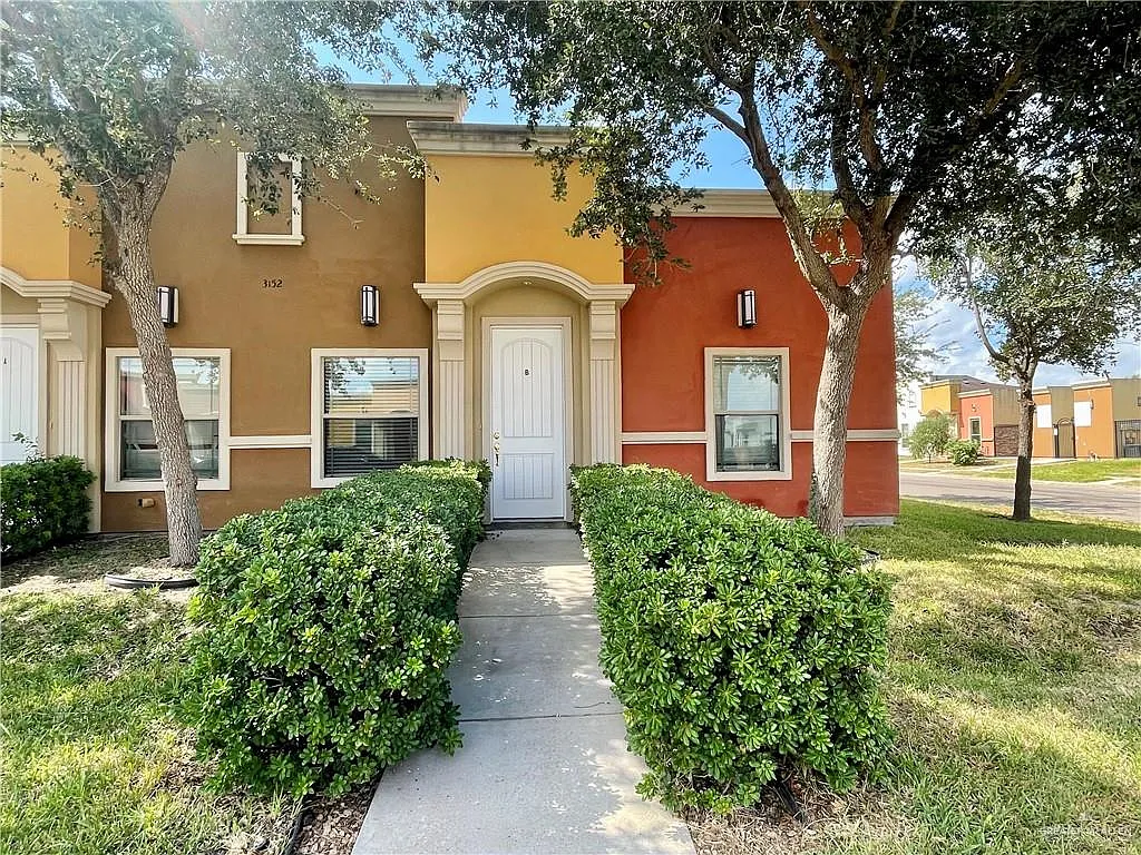 2 bed, 2.0 bath, 988 sqft, $995 — Photo 1