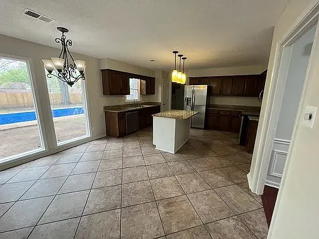 743 Grovewood Dr — Photo 9