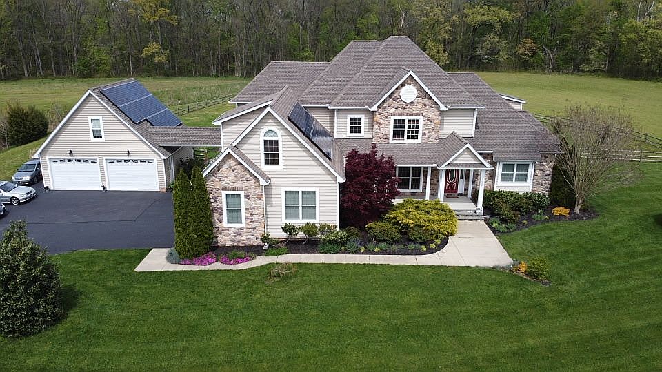 1st image of 122 Grays Pond Ln