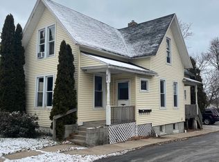 62 Filer St, Manistee, MI 49660
