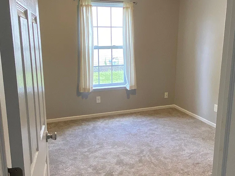 5636 N Plymouth Ct — Photo 12