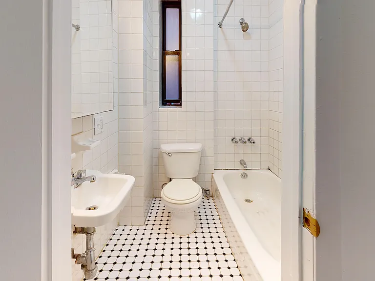 415 E 73rd St #2E — Photo 6