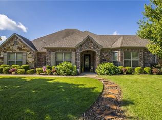 2333 W Eiffel Xing, Fayetteville, AR 72704