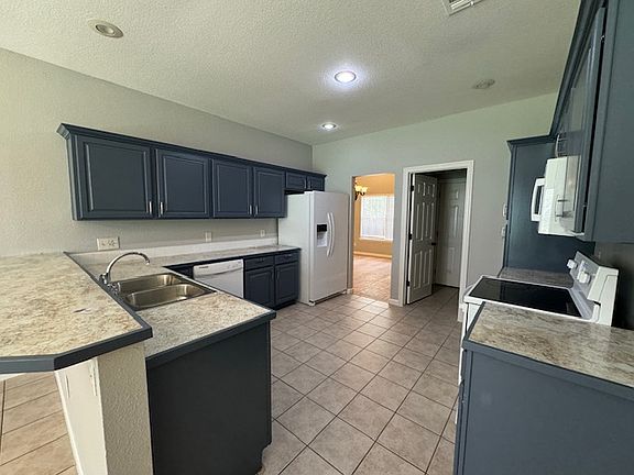 4th image of 1109 N Wren Dr