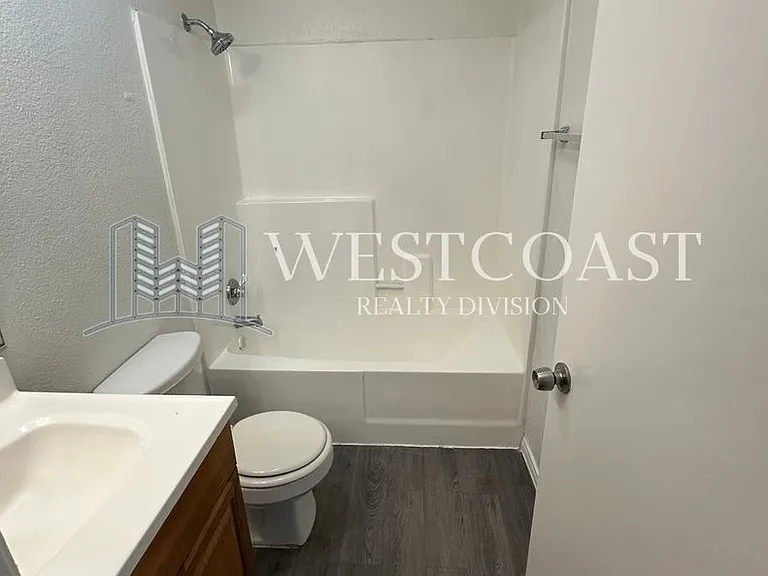 349 S Ashford Ave — Photo 6