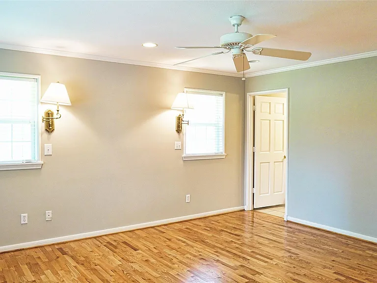 2047 McClendon St — Photo 16