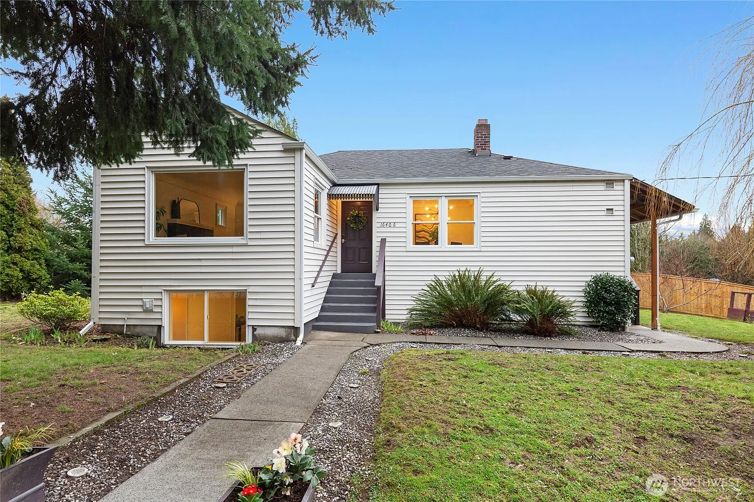 16406 Sylvester Road SW photo 1