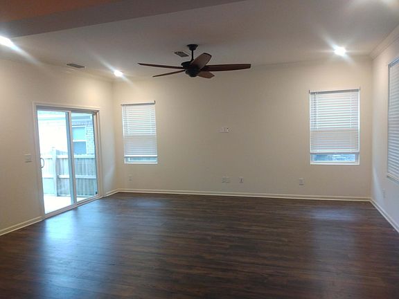 Huge living room! With fan.