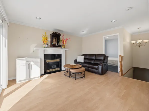 6058 Woodsworth St, Burnaby, BC V5G 1S8