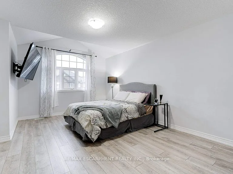 85 Showcase Dr #MAIN — Photo 45