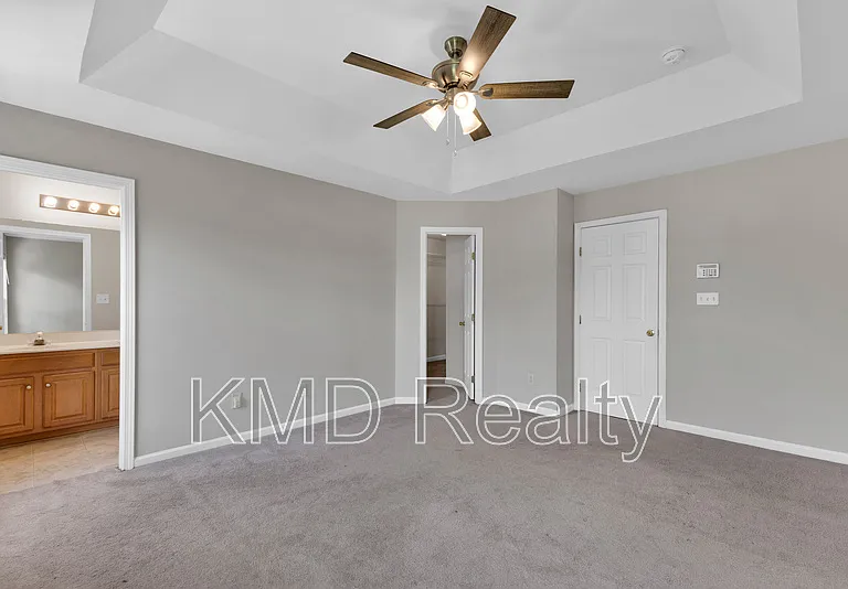 940 Tiger Ln — Photo 12